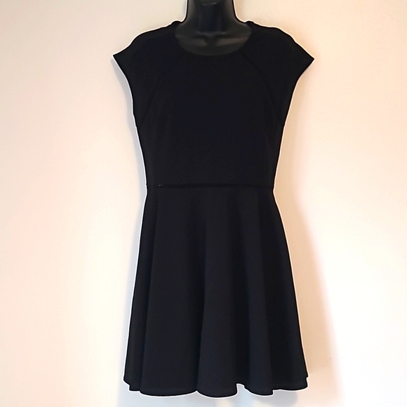 B darlin fit and flare simple seam at waist black evening dress size 13/14 - Picture 1 of 9